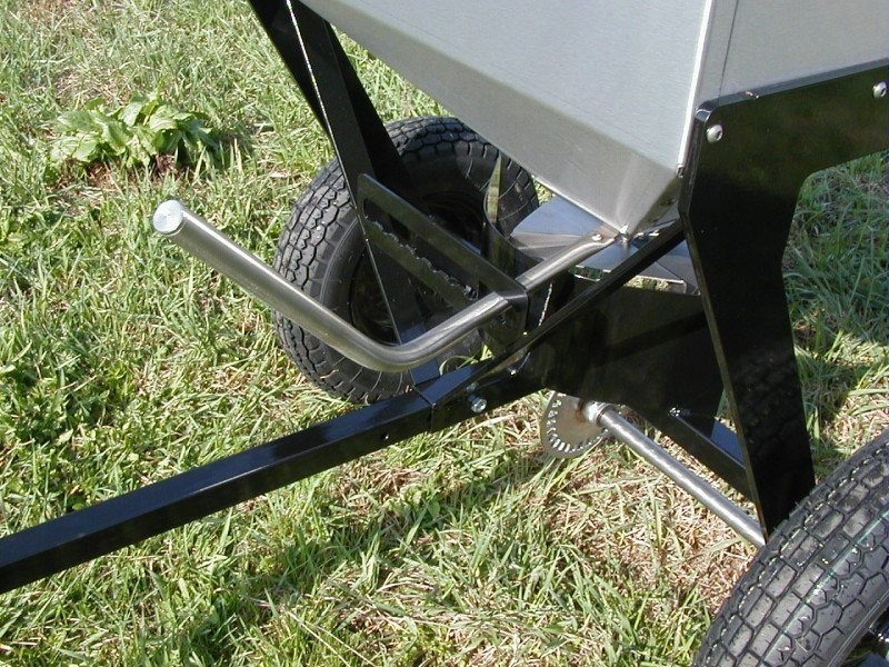 Posypový vozík rozmetadlo VARES RV 200 - pro zahradní traktory