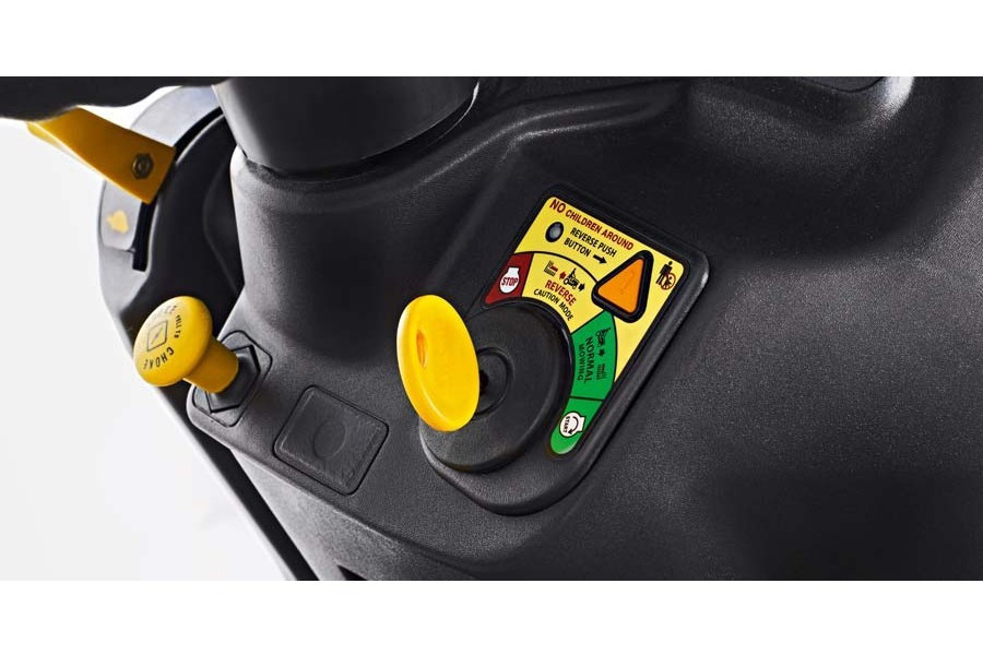 CC 1019 HN travní traktor Cub Cadet