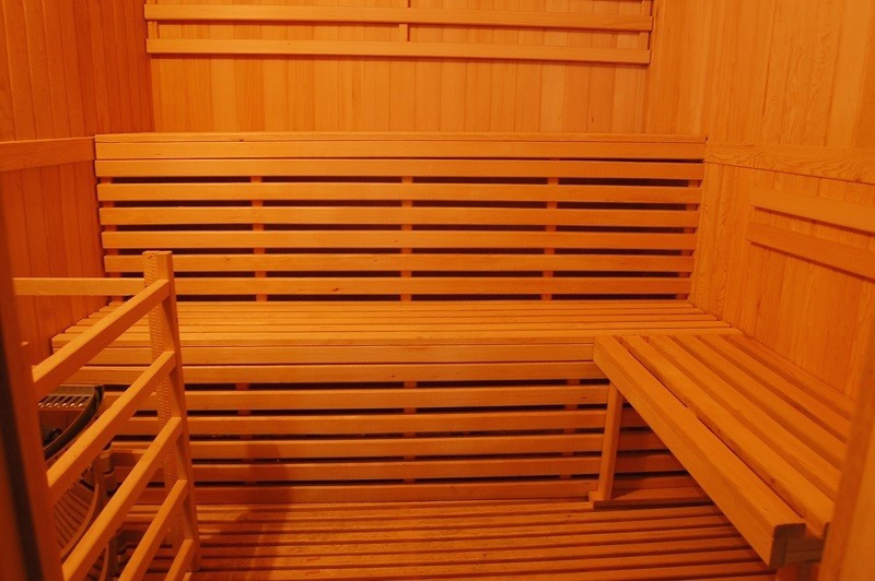 DeLuxe HR4045 finská sauna HealthLand