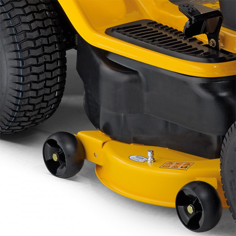 CC 1020 BHN travní traktor CUB CADET