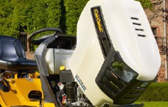 CC 714 TF travní traktor CUB CADET