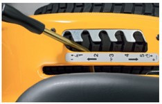 CC 714 TF travní traktor CUB CADET