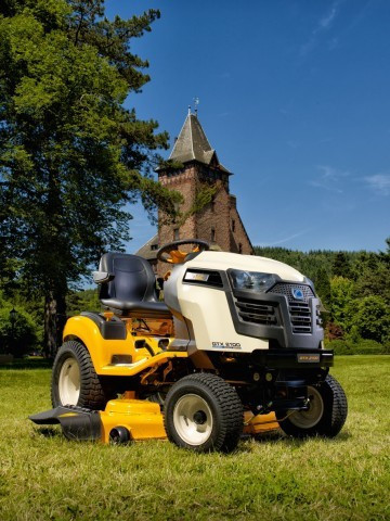 GTX 2100 travní traktor CUB CADET