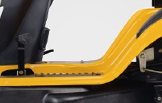 CC 1022 KHT travní traktor CUB CADET