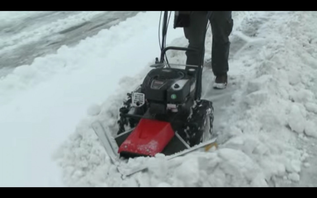 Multifunkční stroj VARI BDR-620B LUCINA MAX a sněžný pluh SP-800