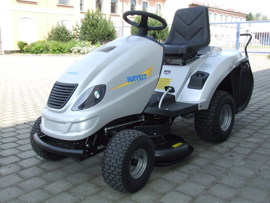 K 15/92 H stříbrný zahradní traktor KARSIT 